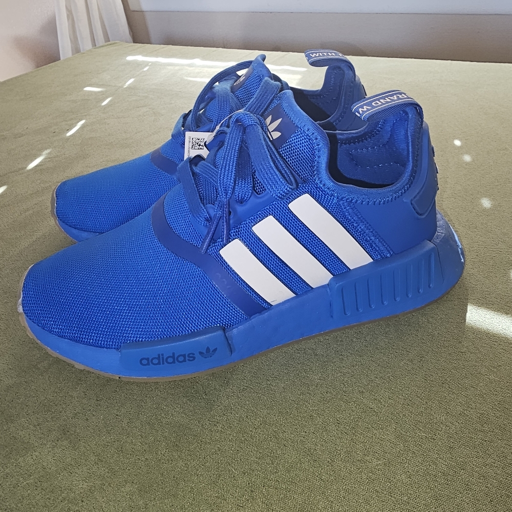 MEN'S/YOUTH ADIDAS NMD R1 J FW6455 "Glory Blue Cloud White Gum" SNEAKER SIZE 5